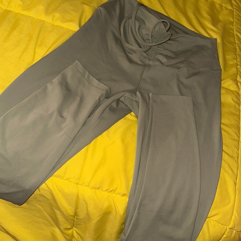 new, sage pink active legging size medium.